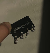 Load image into Gallery viewer, Huggie Earring Set