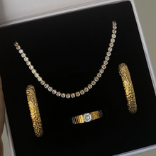 Load image into Gallery viewer, Country Club Necklace

